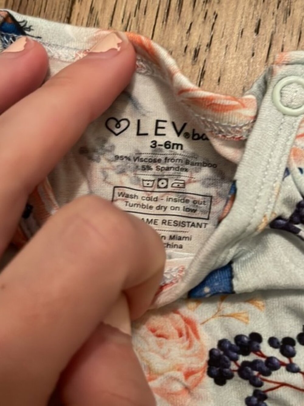 LEV baby Rompers - Picture 2 of 4